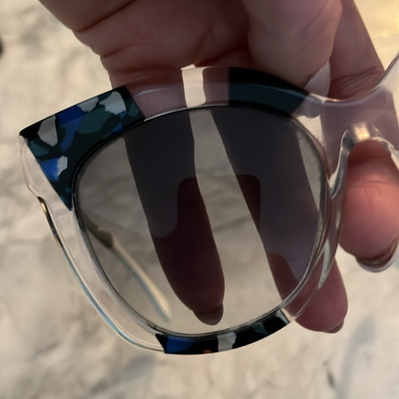 Fendi sun glasses - Picture 4 of 5